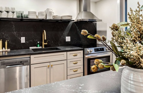 Quechee House | Private! Sauna, 3BR/2Ba, Pet-Friendly - Twin Peaks