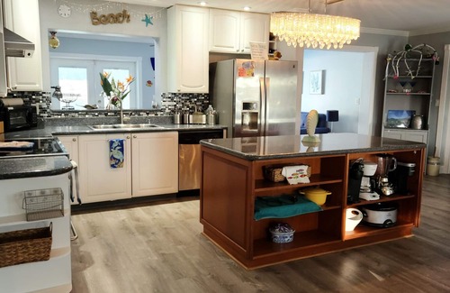 St. Petersburg - Clearwater House | Private Solar heated salt water Pool- Minutes from everything in St. Pete!