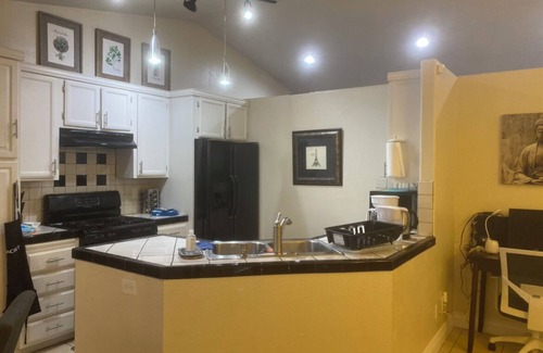 Whitney Ranch House | private space in a home with shared pool/spa & laundry room , minutes to LAS