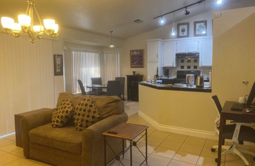 Whitney Ranch House | private space in a home with shared pool/spa & laundry room , minutes to LAS