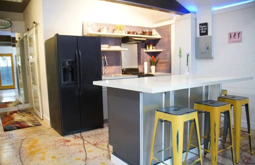 Jefferson Park House | Private, Spacious, and Relaxing Compound