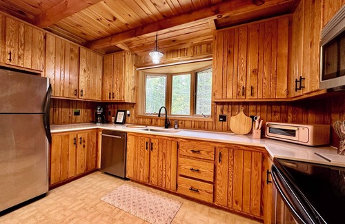 Herbster House | Private & Spacious Lake Superior Lakefront Cabin on Bark Point