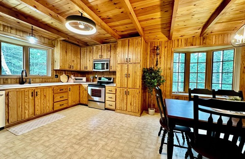 Herbster House | Private & Spacious Lake Superior Lakefront Cabin on Bark Point
