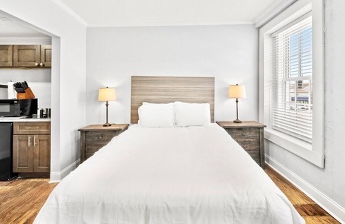 Conway Apartment | Private Studio Getaway in the Heart of Downtown!