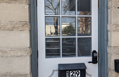 Robinson Apartment | Private Studio with 2 Full Beds