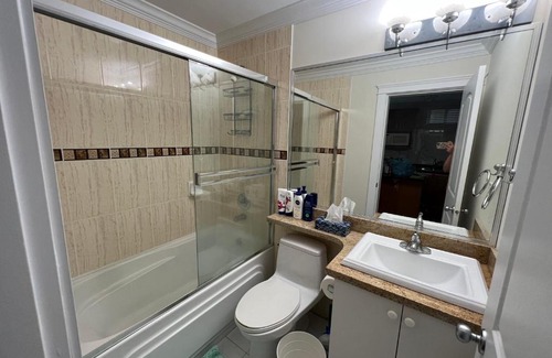 Sunset Apartment | Private suite 1 bed 1 bath 15 mins YVR and downtown 舒适安静