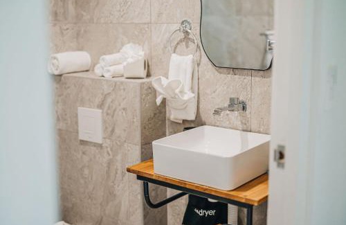 Angochi Apartment | Private Suite With HotTub 2min from Arikok National Park