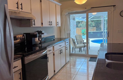 Sebastian Highlands House | Private, Tropical, Treasure Coast Retreat close to Riverfront and to the beach!