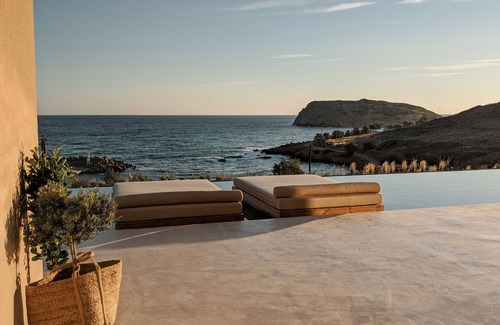 Mochlos Villa | Private Villa with a Sea View