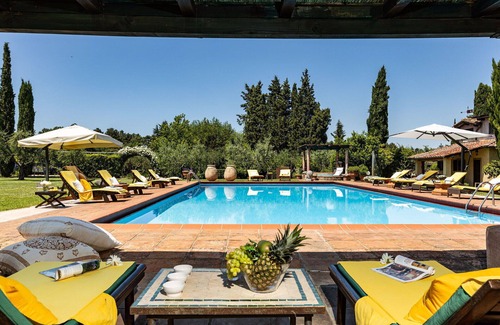 Figline e Incisa Valdarno Villa | Private Villa with private pool, hot tub, A/C, WIFI, sauna, TV, patio, close to Greve In Chianti