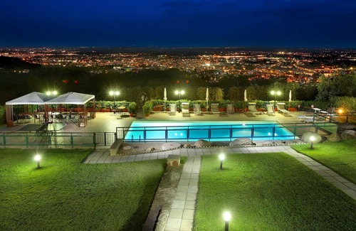 Massa e Cozzile Villa | Private Villa with A/C, WIFI, private pool, TV, patio, pets allowed, panoramic view, parking