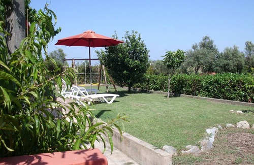 Alfarrobeira Villa | Private villa near the beach with 2 large terraces, balcony and hi-fi