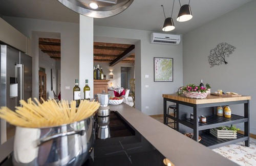 Monteu Roero Villa | Private Villa with private pool, A/C, WIFI, TV, patio, pets allowed, panoramic view, close to Alba