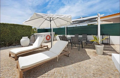 Funchal Villa | PRIVATE VILLA WITH POOL IN LAGOS