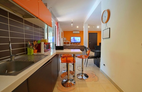 Ameglia Villa | Private Villa with private pool, A/C, WIFI, TV, veranda, pets allowed, parking, close to La Spezia