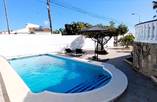 El Chaparral Ski Chalet | Private Villa with Swimming pool in Torrevieja, AC &WIFI