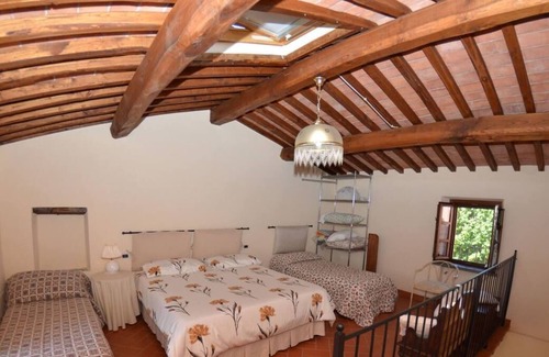 Cascine-La Croce Cottage | Private villa with swimming pool in Tuscany