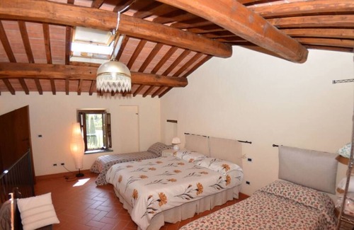 Cascine-La Croce Cottage | Private villa with swimming pool in Tuscany