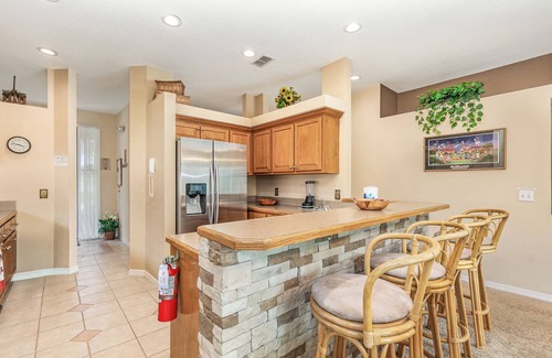 Sunset Lakes Villa | PRIVATE VILLA WITH SECURITY GATE, ON SUNSET LAKES-KISSIMMEE. 10MIN TO DISNEY :)
