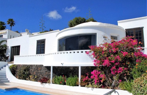 Nazaret Villa | Private villa with stunning views and heated pool