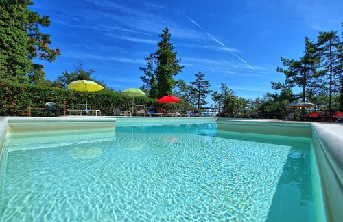 Anghiari Villa | Private Villa with WIFI, private pool, TV, balcony, panoramic view, parking, close to Arezzo