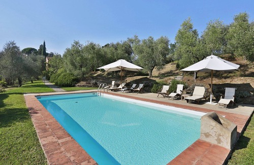 Lucca Villa | Private Villa with WIFI, private pool, A/C, TV, veranda, panoramic view, parking, close to Lucca