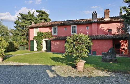 Lucca Villa | Private Villa with WIFI, private pool, A/C, TV, veranda, panoramic view, parking, close to Lucca