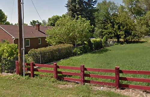 North Logan House | Private Vintage Home, 2Bd/1Ba, Near USU, Entire Property 1/3 Acre, 3 King Beds