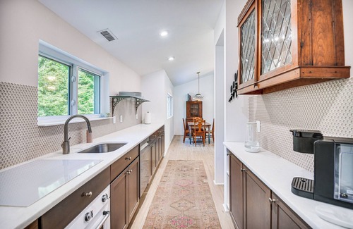 Virginia Beach Condo | Private Virginia Beach Escape w/Pool & Fire Pit!