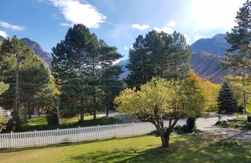 Sandy Apartment | Private Wasatch Mountain Foothill Studio w/Jetted Tub ★MONTHLY DISCOUNT★