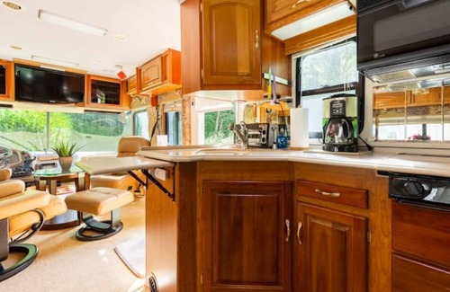 Auburn House | Private Waterfront Paradise