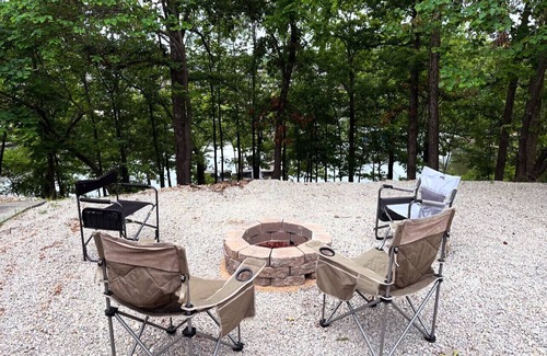 Osage Beach House | Private Waterfront Glamping RV