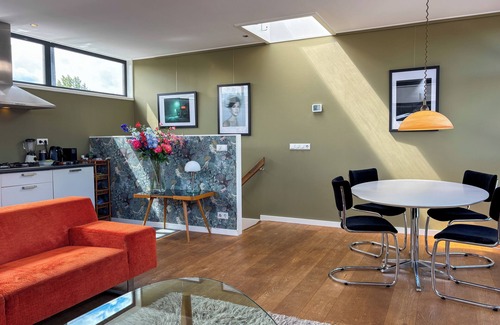 Stadionbuurt Boat Rental | Private watervilla 60m² nearby Amsterdam centre+ rooftop terrace