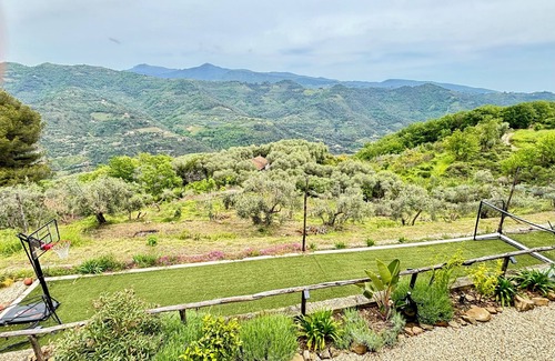 Dolceacqua House | Privately Located Country House in the middle of nature with pool, pizza oven and WIFI