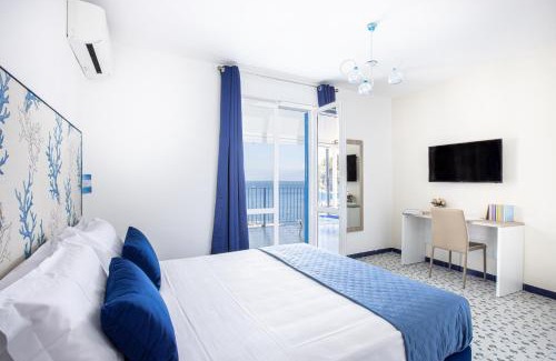 Sorrento Historic Centre Apartment | Profumo di mare Apartment Marina Grande