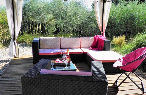 La Roque-sur-Ceze House | PROMO House with large swimming pool and fenced garden, riverside, direct access