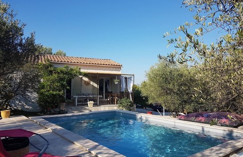 Beaucaire Villa | PROMOTION Beautiful air-conditioned villa Swimming pool triangle Arles Nimes Avignon
