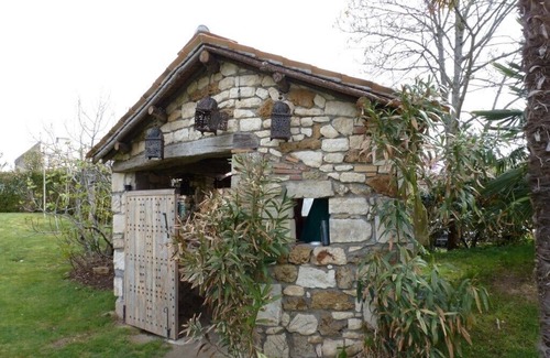 Fontenay-le-Comte Cottage | PROMOTION EARLY JULY -10% - Unusual stone cottage - Swimming pool, garden and park