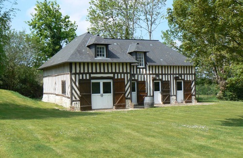 Le Mesnil-sur-Blangy House | Propriété au calme : 2 maisons d'habitation 1 maison avec salle de cinéma & jeux