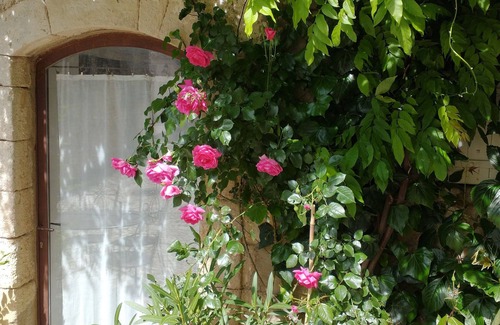 Rustrel House | Provençal village home with pools and view over the hills