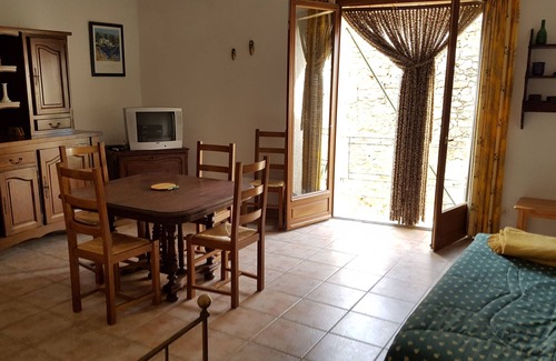 Flassan Bed & Breakfast | Provence, at the foot of Mont Ventoux, in a hamlet surrounded by vineyards