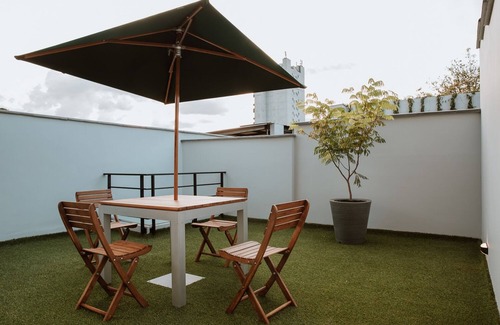 Las Lomas I Apartment | Provenza! Private Jacuzzi/Roof Top 3 BR/AC - 301