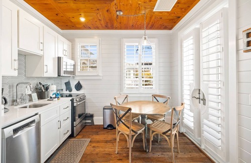Rosemary Beach Cottage | Providence Carriage in Rosemary Beach, Fully Renovated, 3rd tier from gulf with gulf view