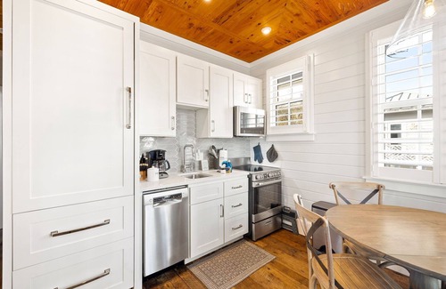 Rosemary Beach Cottage | Providence Carriage in Rosemary Beach, Fully Renovated, 3rd tier from gulf with gulf view