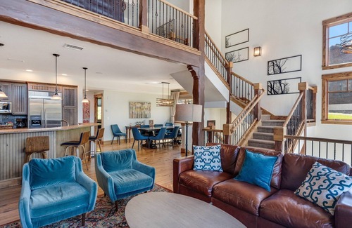 Steamboat Springs House | Prvt Hot Tub - Walk to Base - Ski Shuttle - Pool