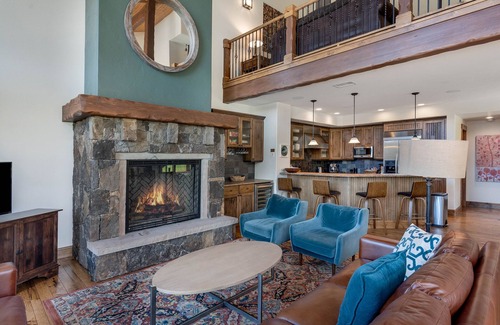 Steamboat Springs House | Prvt Hot Tub - Walk to Base - Ski Shuttle - Pool