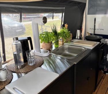 Jastarnia Other | Przyczepa Coco Camp z klimatyzacją w Molo Surf