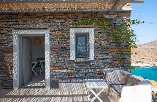 Kea House | Psili Ammos Beach House next to a sandy private beach