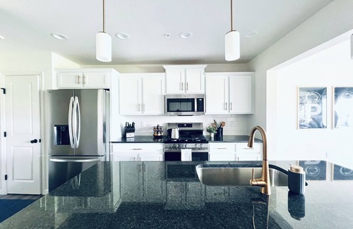 State College House | PSU 1 King-2 Queens-5 TV's-Game Rm-3.5M to PSU-Shuttle for Game Day