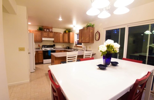 Kodiak House | Puffin Perch - Save 50 dollars per day on Car Rental with 4 Day Booking